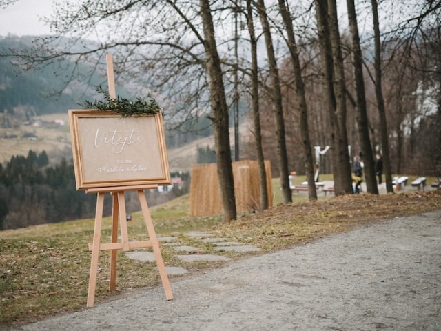 Ručně psaná uvítací tabule